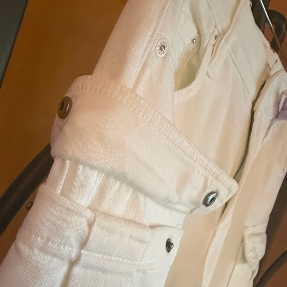 ALICE + OLIVIA Cay Cargo Jean - Picture 8 of 16